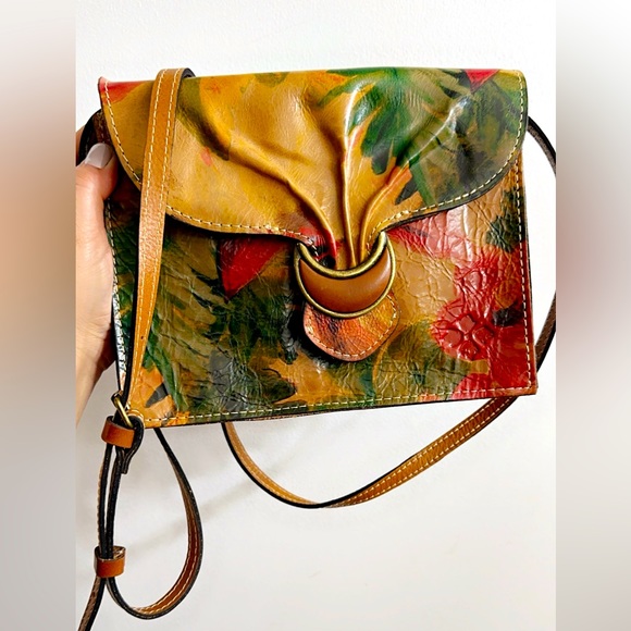 Patricia Nash Handbags - Patricia Nash/Crossbody/Shoulder Bag The Heritage Multi Collection 9.5” x 7 3/4”